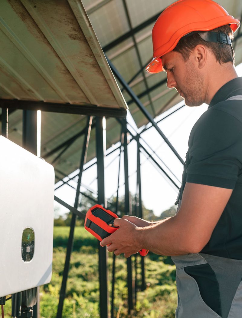 întreținere-in-instalația-solară-invertor - Allimex Green Power