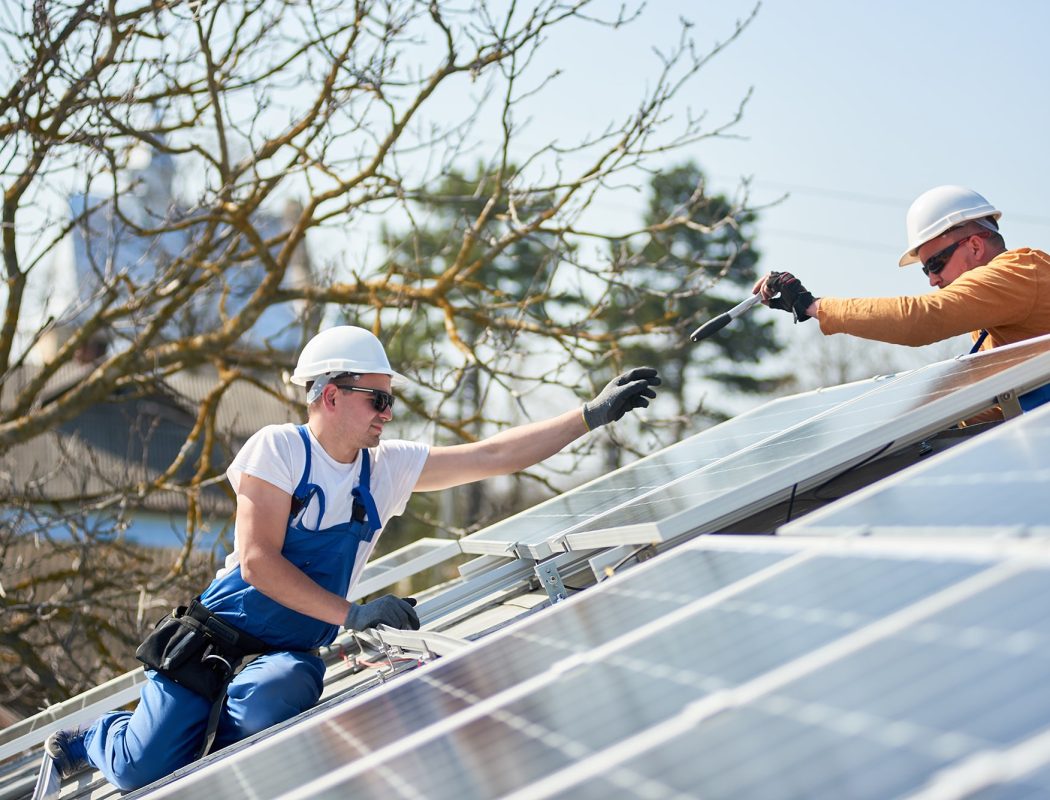 Installing solar photovoltaic panels on roof - homepage Groothandel groene energie oplossingen - Allimex Green Power